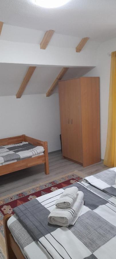 Вілла Ravne Weekend House Вісоко Екстер'єр фото