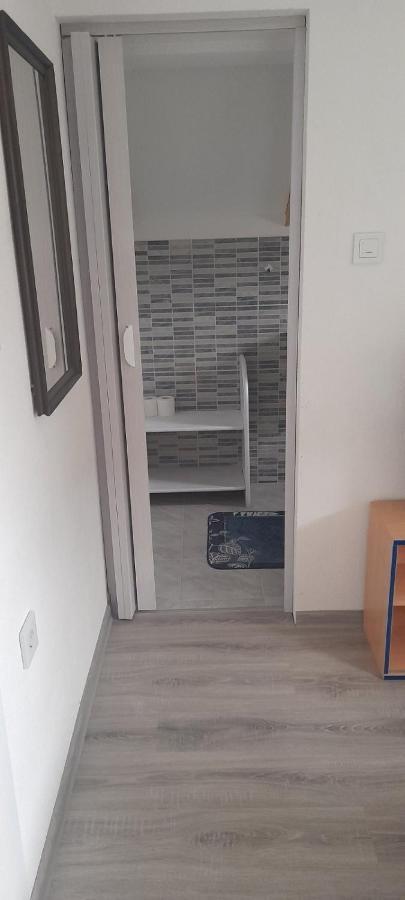 Вілла Ravne Weekend House Вісоко Екстер'єр фото